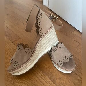 Women’s Tan Sandals